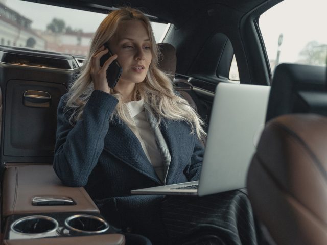 Business Chauffeur Service Toronto, Corporate Chauffeur Service Toronto, Elite Livery Chauffeur Service, Executive Chauffeur Service Toronto,